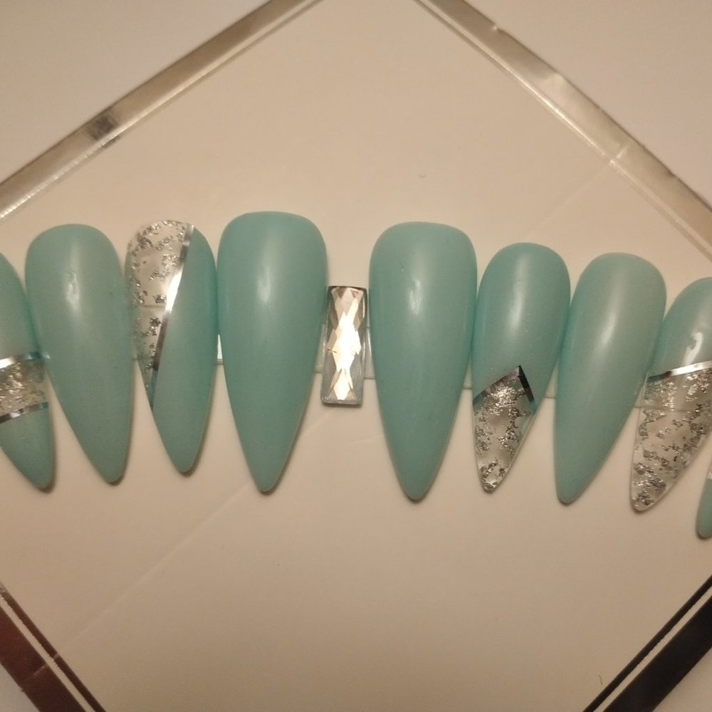 Cyan and clear void space with silver flakes luxury press on nails pPN37
